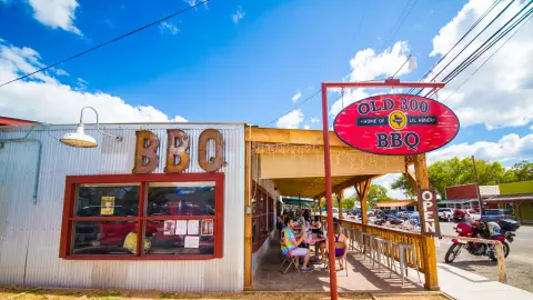 Old 300 BBQ — photo 3